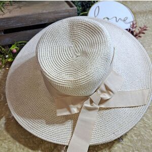 NWT Nine West Floppy Hat